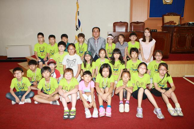 '2012년도 유현초등학교 3~4학년 의회 견학' 게시글의 사진(4) '3B9B6198.JPG'