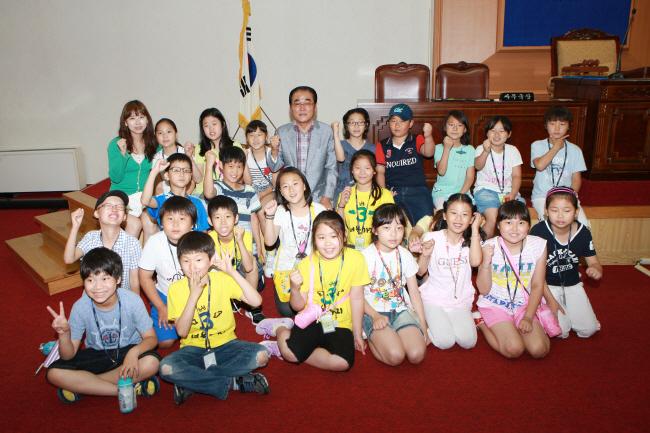 '2012년도 유현초등학교 3~4학년 의회 견학' 게시글의 사진(6) '3B9B6204.JPG'