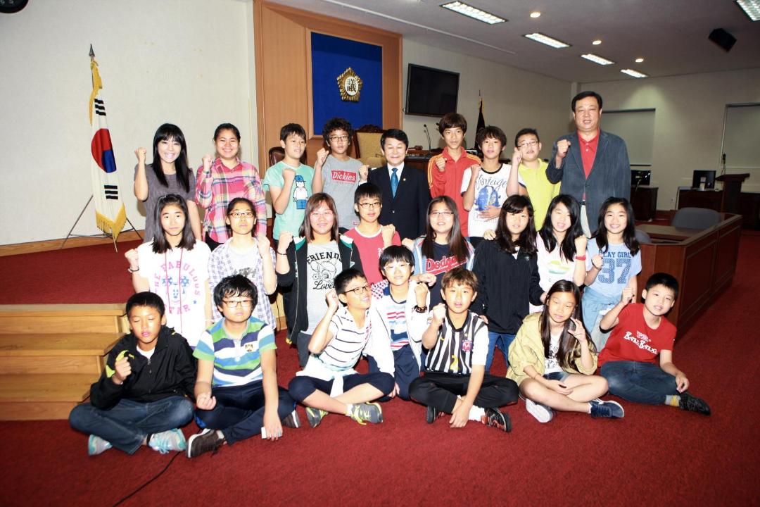 '2012년도 유현초등학교 6학년 학생 견학' 게시글의 사진(5) '3B9B9293.JPG'